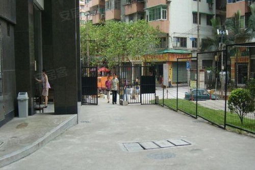 廣州煙卷一廠宿舍區(qū)優(yōu)點(diǎn) 不足,廣州煙卷一廠宿舍區(qū)怎么樣,廣州煙卷一廠宿舍區(qū)周邊房產(chǎn)中介經(jīng)紀(jì)人評(píng)價(jià)